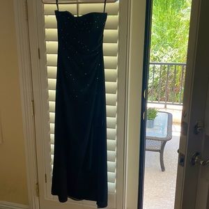 Beautiful evening gown/prom/ homecoming dress